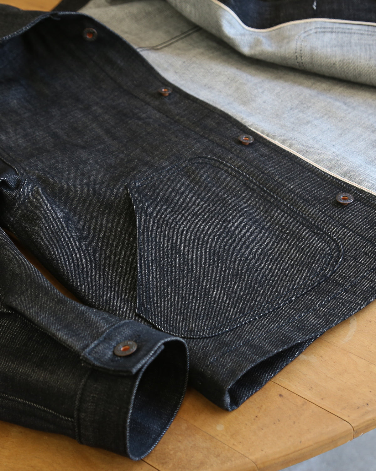 Tarmac X129 15.5 Oz Black Warp White Weft Red Line Selvedge