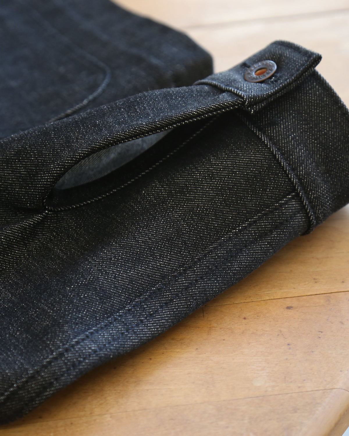 Tarmac X129 15.5 Oz Black Warp White Weft Red Line Selvedge