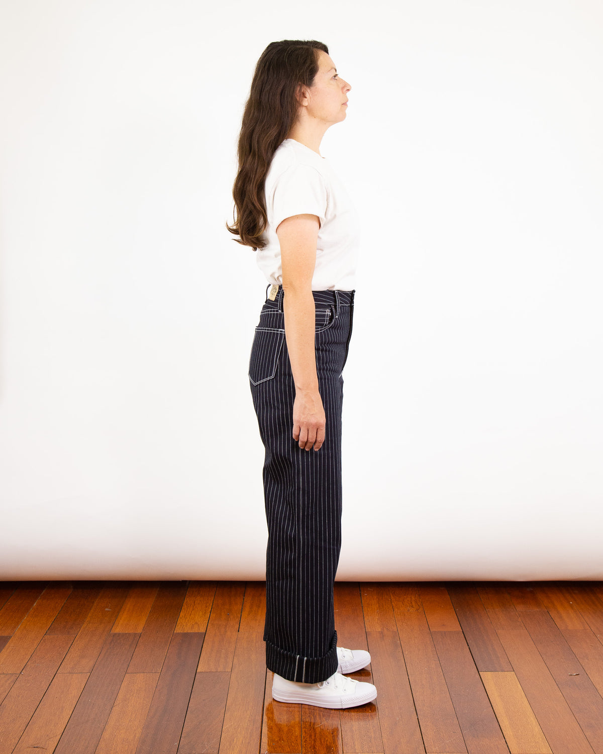 Side View of Model wearing Shadow Wabash Emily fit